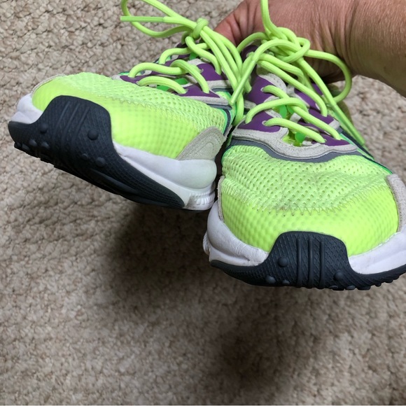 Ladies adidas 2098_OZ:WEEGO_ADIPRENE sneakers. Size 8.5. Purple/lime green - Picture 4 of 7